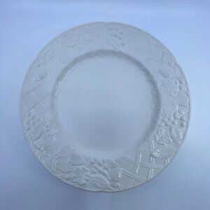 vintage mikasa english countryside dinner plate embossed design